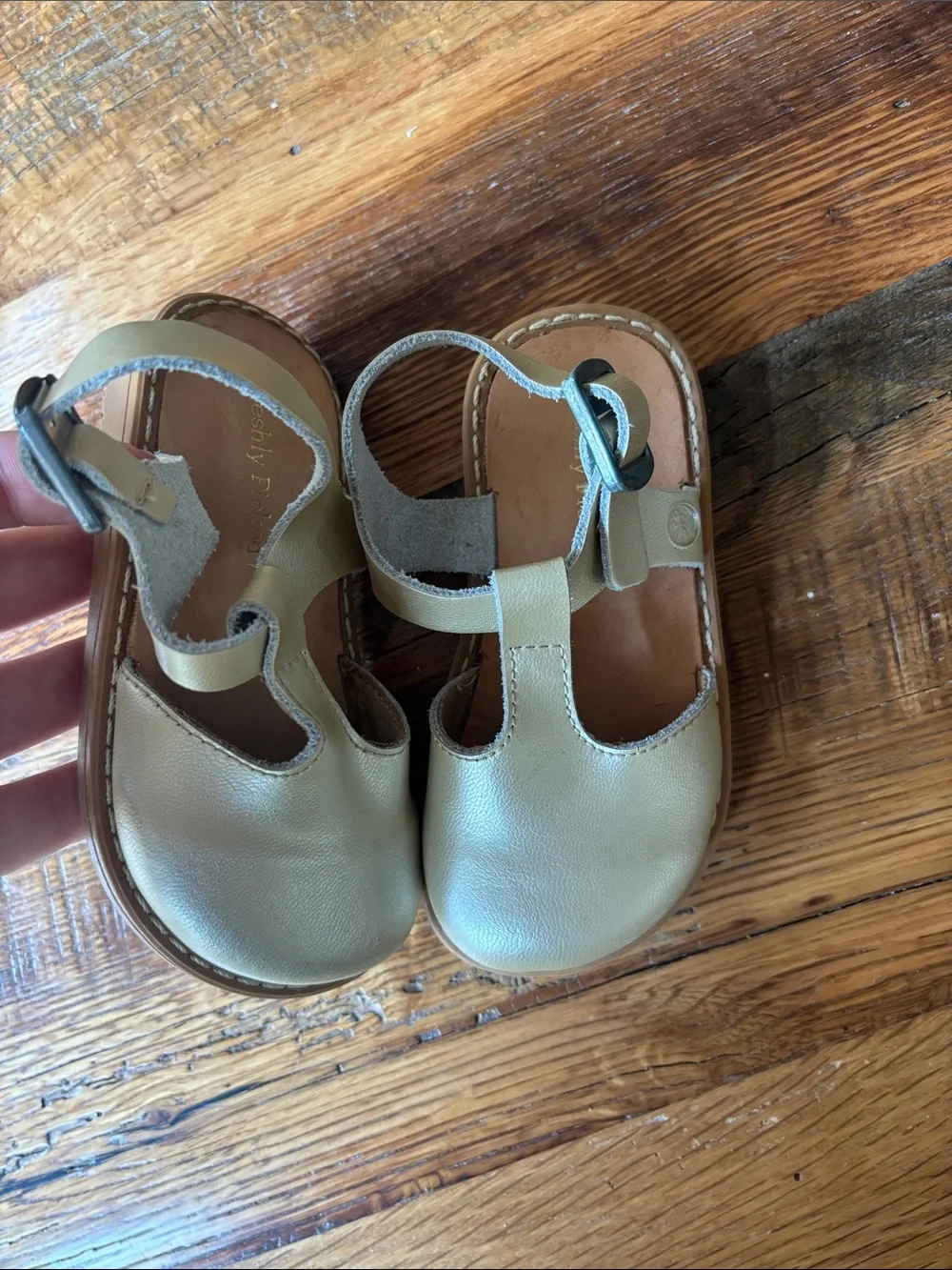 Freshly Picked Kids Metallic Gold Leather T-Strap Sandals size 5